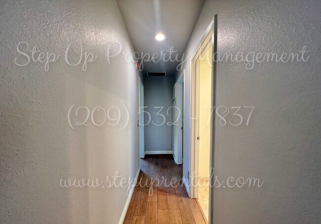Building Photo - Cedar Ridge 3BR/3BA – Modern Amenities in ...