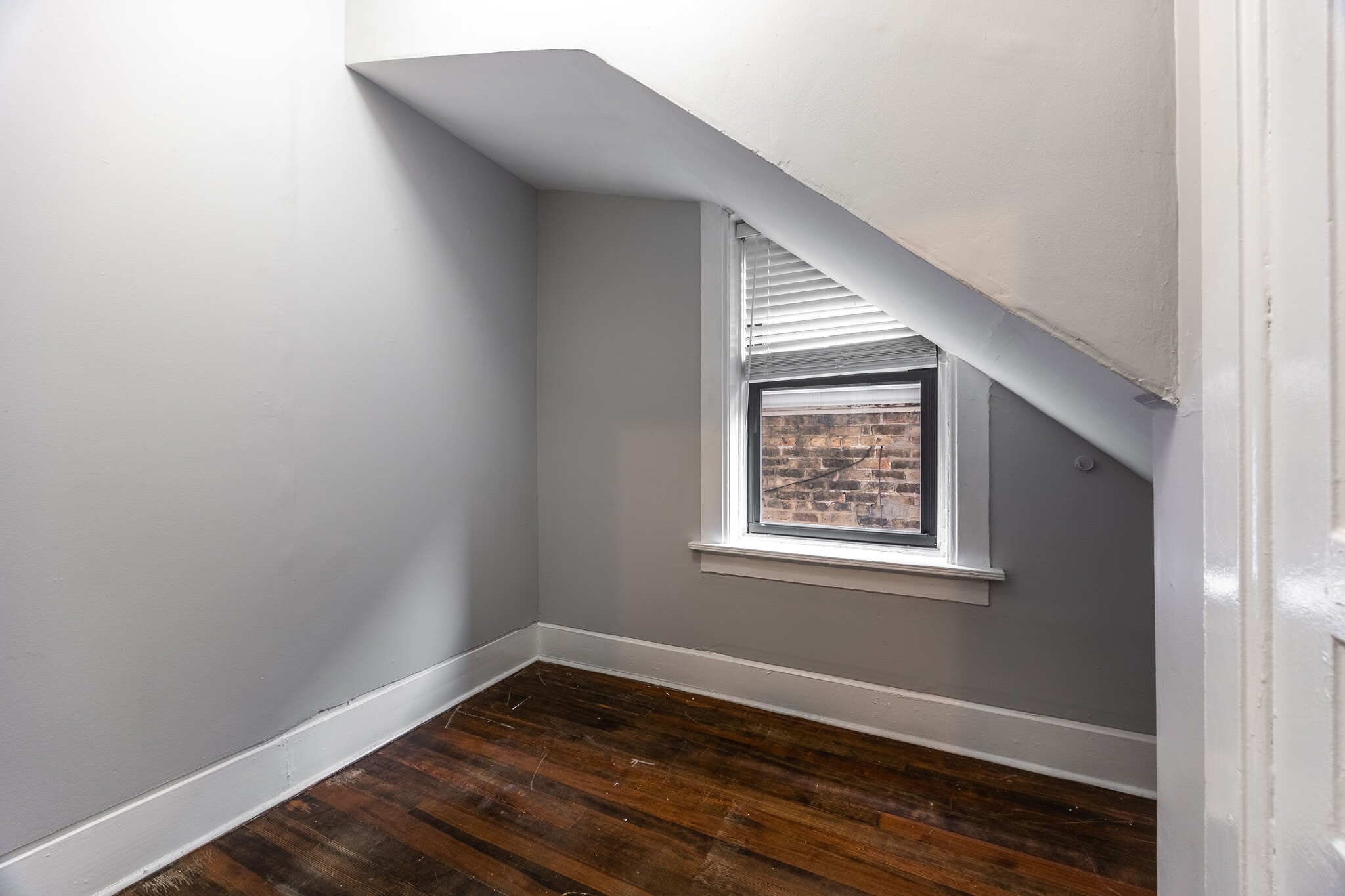 Building Photo - 2031 W Moffat St