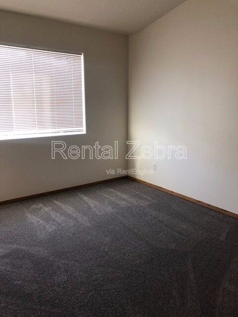 Building Photo - 6702 SE 80th Ave