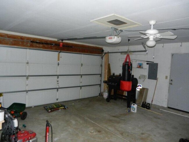 Building Photo - 3 bedroom in Hampton VA 23666