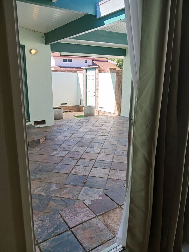 Building Photo - Duplex for RENT!