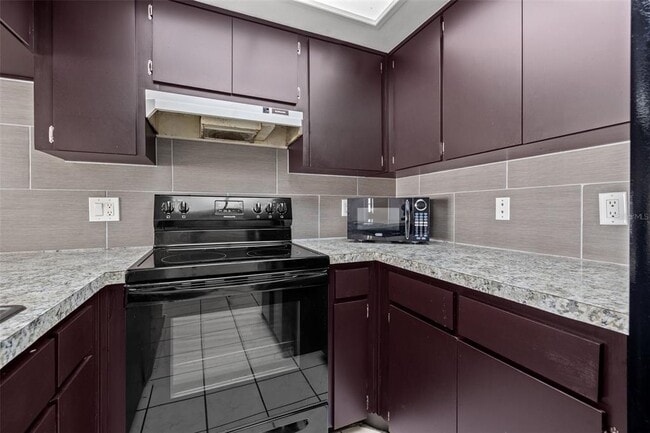 Building Photo - 2715 63rd Terrace N