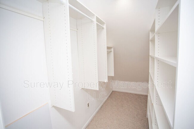 Building Photo - 1145 Golden Pond Ct