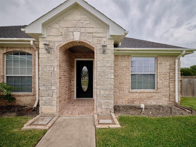 Building Photo - 10611 Alex Dr