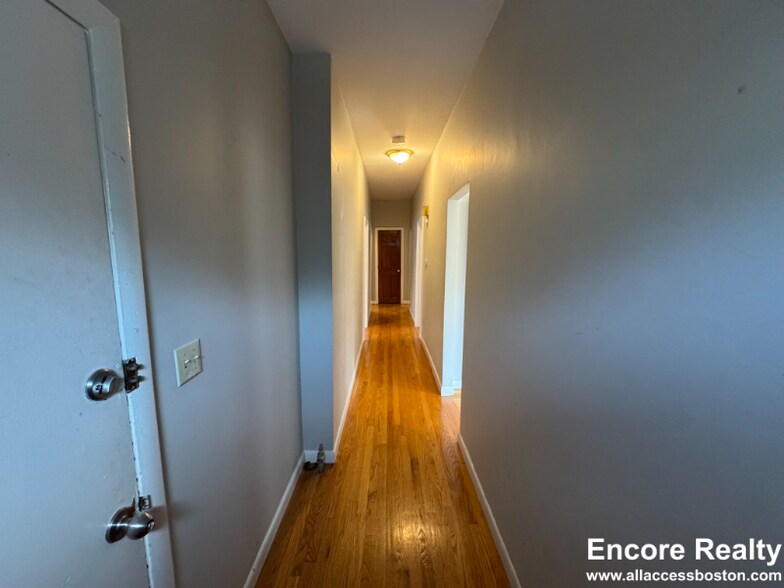 Building Photo - 23 Tufts St