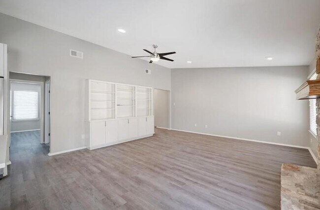 Building Photo - 11428 Bristle Oak Trail