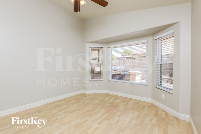 Building Photo - 4116 E Tanglewood Dr