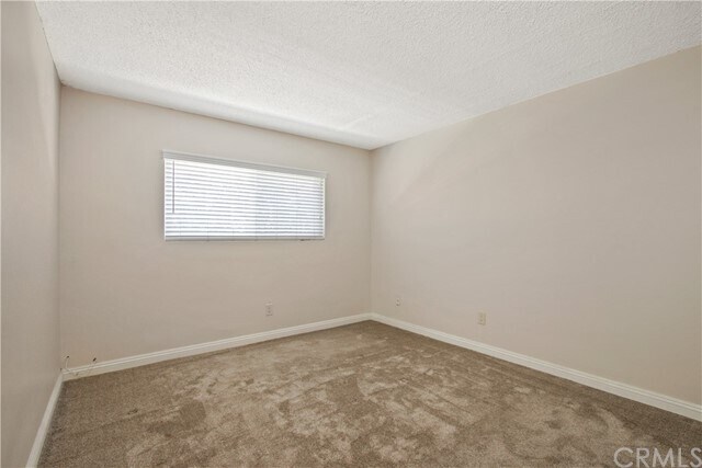 Building Photo - 720 Ridgeway Ln