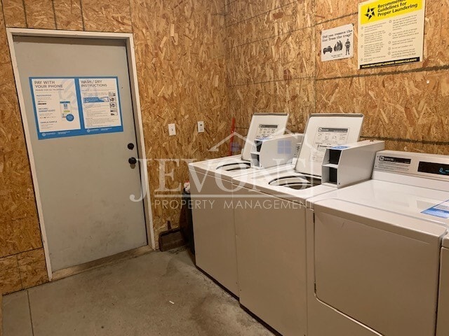 Building Photo - 1516 N Brook Ct