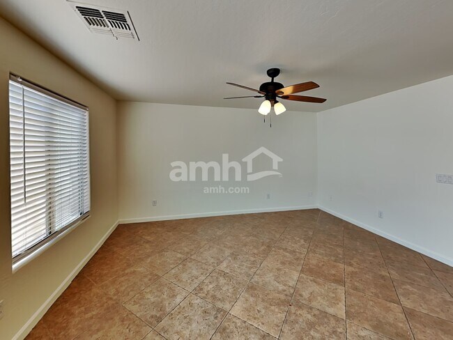 Building Photo - 1811 W Desert Canyon Dr