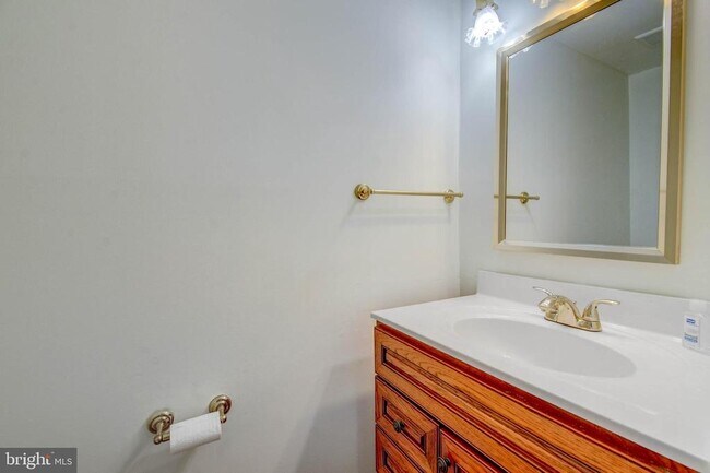 Building Photo - 4472 Ruggles Ct