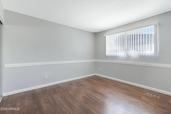 Building Photo - 1627 E Fremont Dr