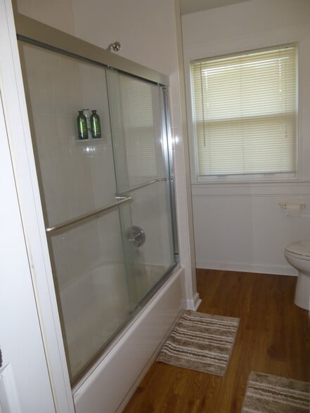 Bathroom - 920 Maryland Ave