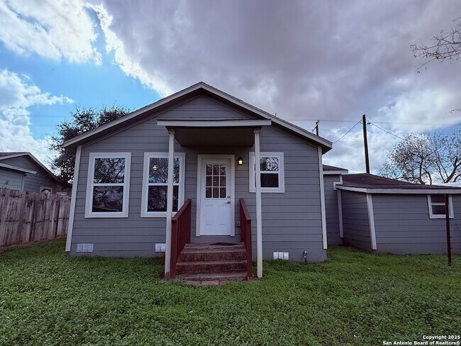 Building Photo - 1310 S 4th St