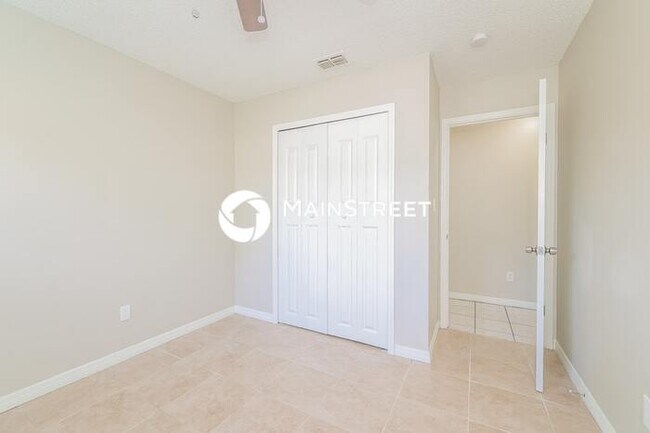 Building Photo - 3 Bedroom Pet-Friendly Home in ORLANDO, FL with Main Street Renewal
