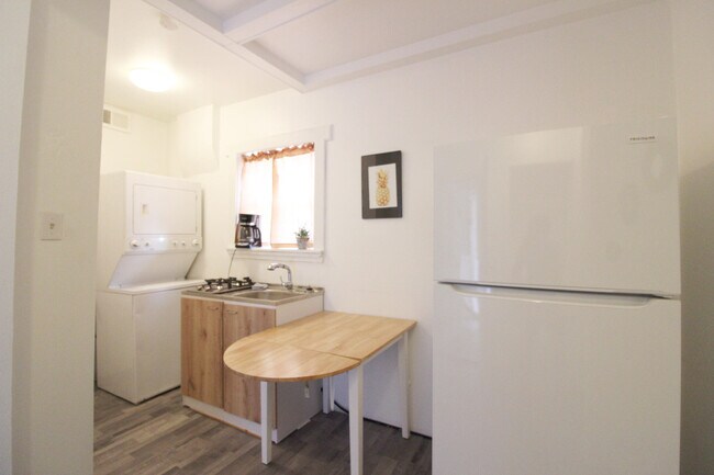 Building Photo - 803 Upson Dr