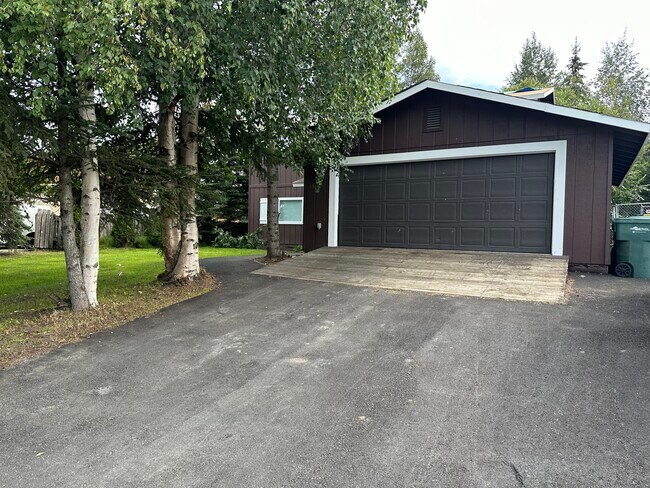 Building Photo - 1841 State St