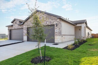 Building Photo - GORGEOUS 3 BEDROOM DUPLEX LOCATED IN CONVE...