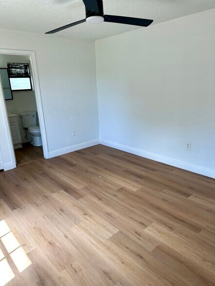 Building Photo - 1184 Sapphire St SE