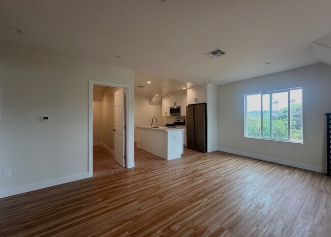 Building Photo - 584-588 Cypress