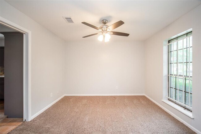 Building Photo - 15319 Paseo Del Rey Dr