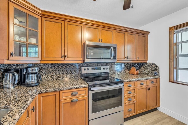 Building Photo - 3150 NE 48th Ct