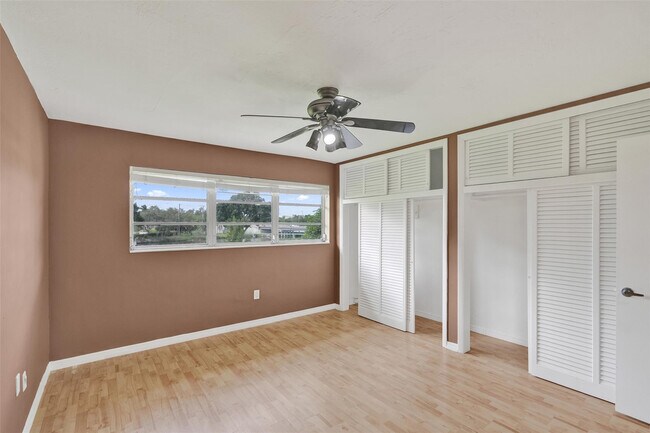 Building Photo - 7580 SW 82nd St