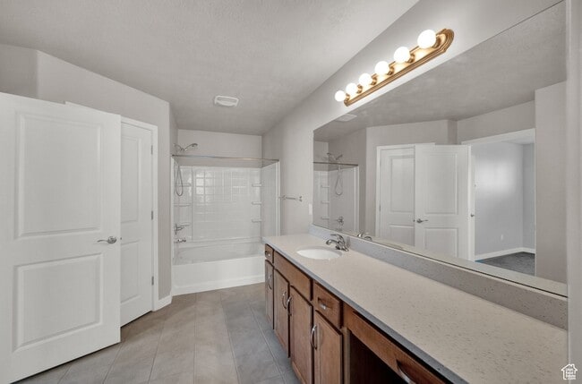 Building Photo - 15142 S Wild Horse Wy