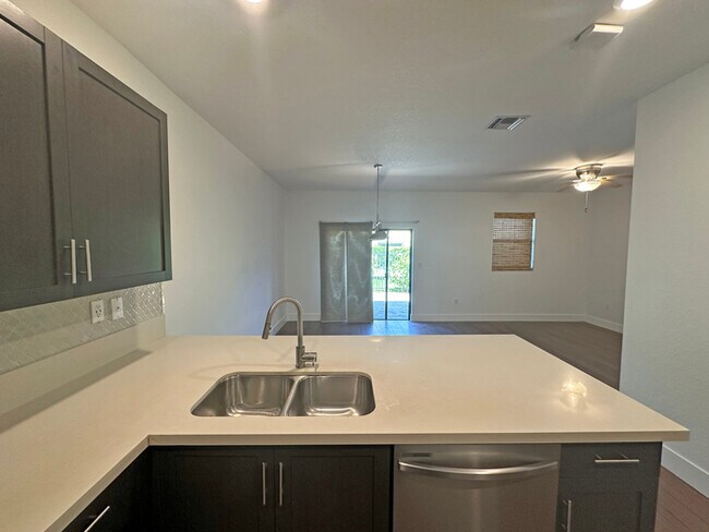 Building Photo - Stylish 3-Bedroom Home with Pool, Garage &...
