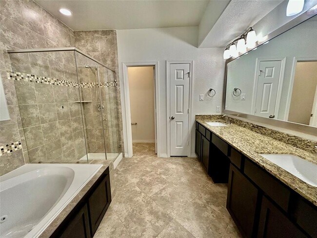 Building Photo - 1507 Peyton Oaks Pl