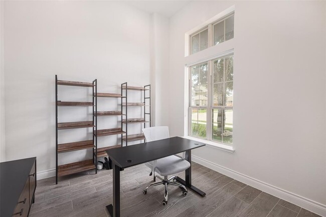 Building Photo - 304 Glen Arbor Dr