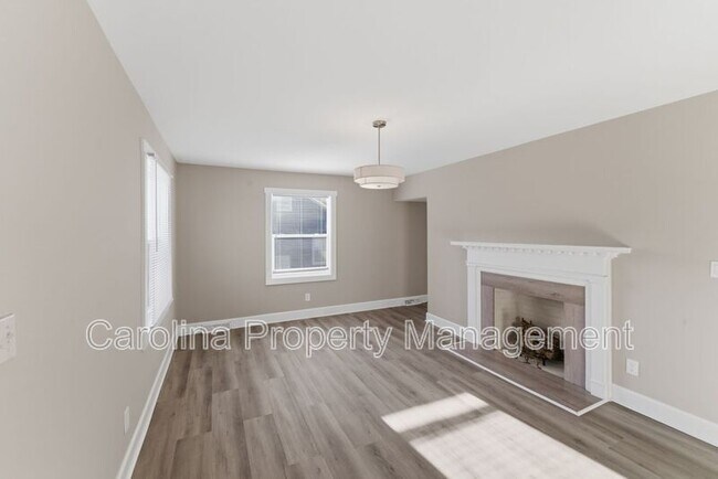 Building Photo - 2405 Greenland Ave