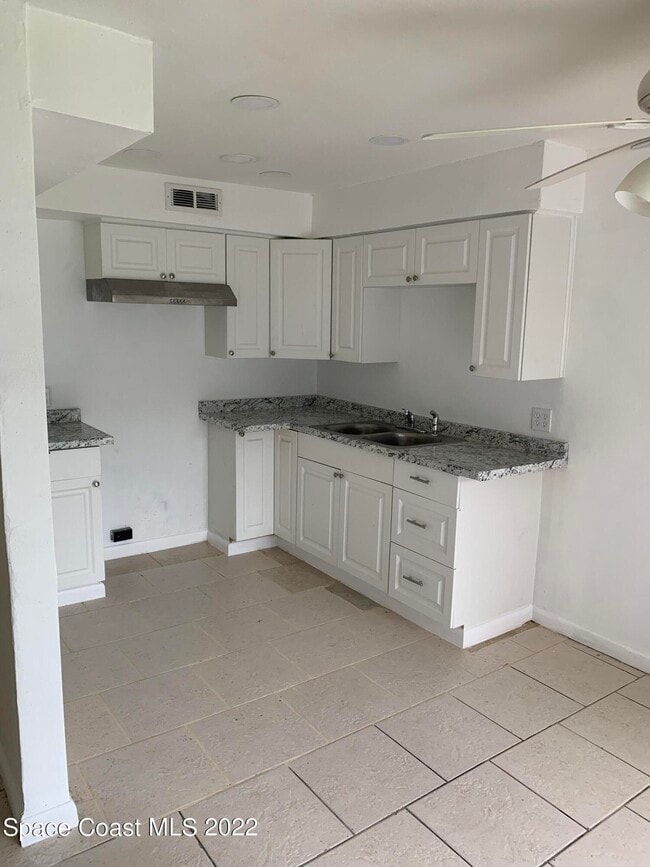 Building Photo - 180 Minna Ln