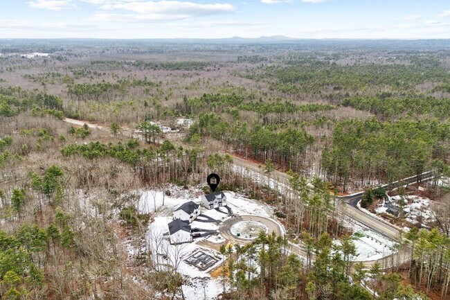 Building Photo - 24 Foliage Way