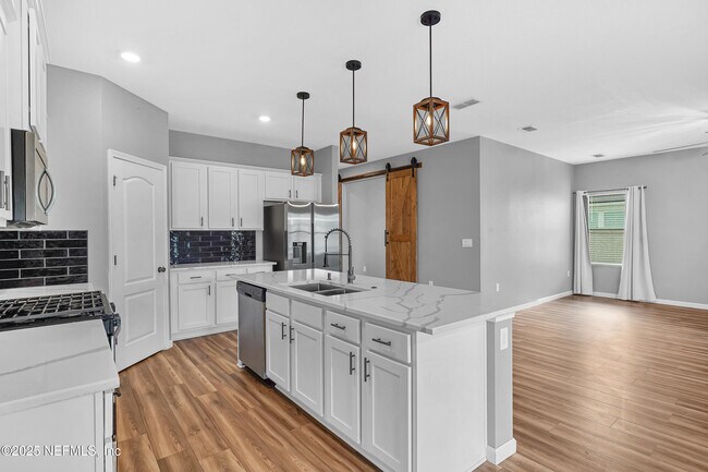 Building Photo - 150 Logrono Ct