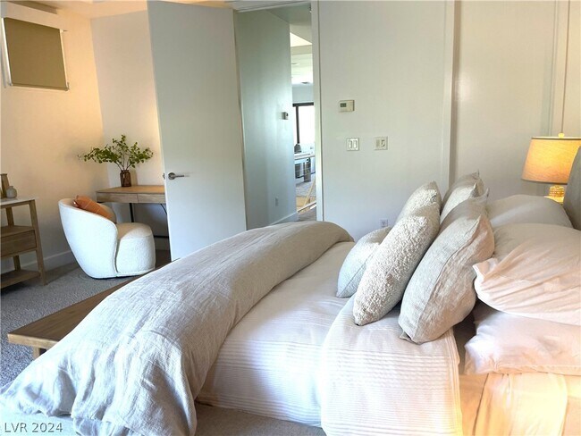 Building Photo - 483 Toucan Ridge Ct