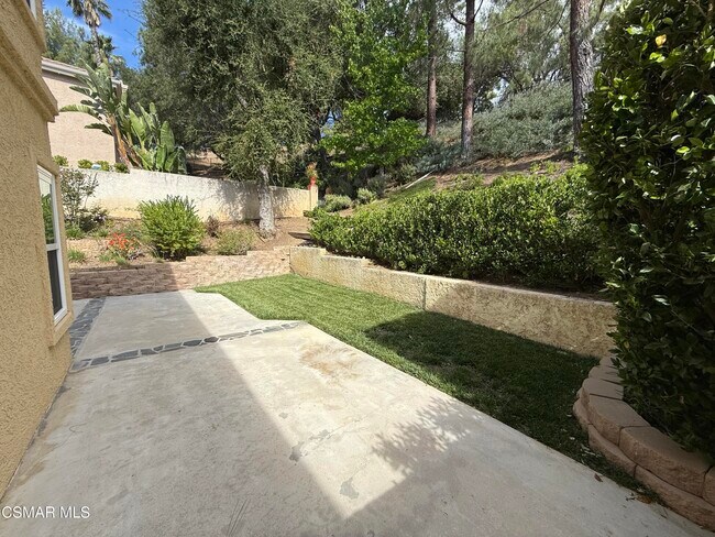 Building Photo - 5615 Roundtree Pl