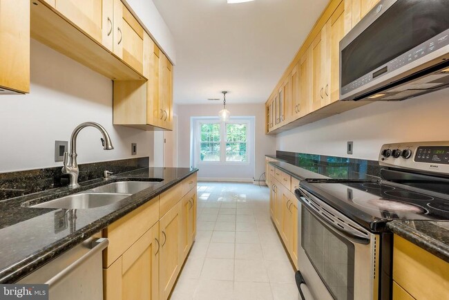 Building Photo - 7603 Heatherton Ln