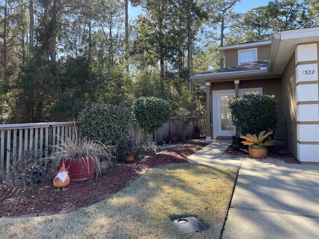 Building Photo - 1322 Treasure Cove