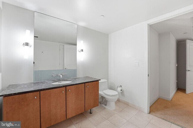 Building Photo - 1025 1st St SE