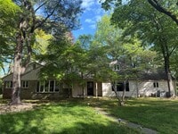 Building Photo - 17 Hilltop Dr W