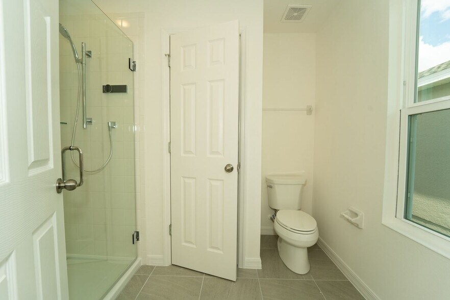 Building Photo - 1673 Swan Swim Dr
