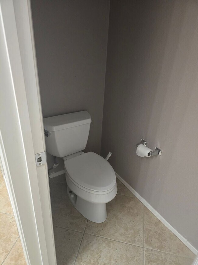 Building Photo - Large 2 Bed 2 Bath Condo in Chula Vista