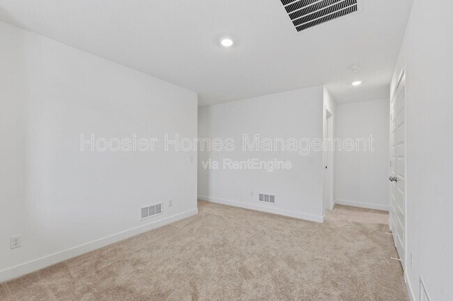 Building Photo - 15274 Farrington Rd