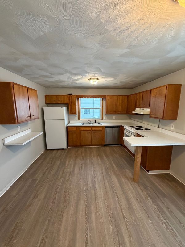 Building Photo - 44 Young Ave