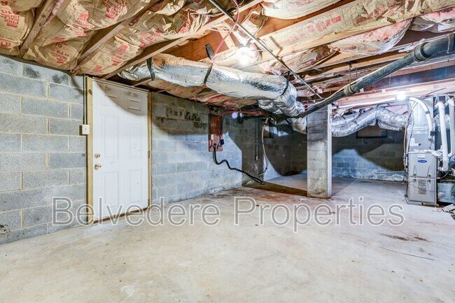 Building Photo - 709 Langford Ave