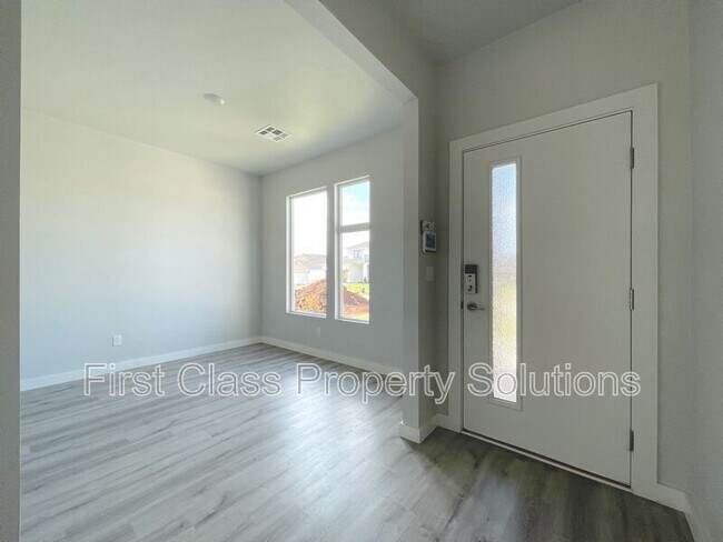 Building Photo - 512 NW 176th Terrace
