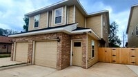 Building Photo - 1705 Ash Crescent St