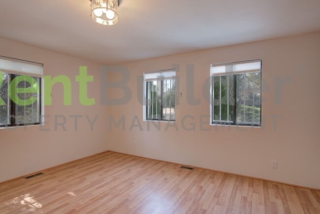 Building Photo - SCHEDULE YOUR SHOWING TODAY