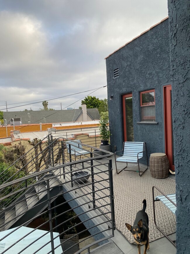 Building Photo - 1602 Carmona Ave